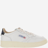 SNEAKERS MEDALIST LOW IN PELLE AULMBG02 LEALEALOGOWHTBLK AUTRY 
