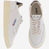 SNEAKERS MEDALIST LOW IN PELLE AULMBG02 LEALEALOGOWHTBLK AUTRY 