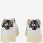 SNEAKERS MEDALIST LOW IN PELLE AULMBG02 LEALEALOGOWHTBLK AUTRY 
