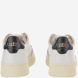 SNEAKERS MEDALIST LOW IN PELLE AULMBG02 LEALEALOGOWHTBLK AUTRY 