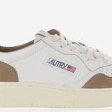 SNEAKERS MEDALIST LOW IN PELLE AULMFT17 SOFLEASUEWHTTABACCO AUTRY 