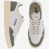 SNEAKERS MEDALIST LOW IN PELLE AULMFT21 SOFLEASUEWHTSMOKEDGRN AUTRY 