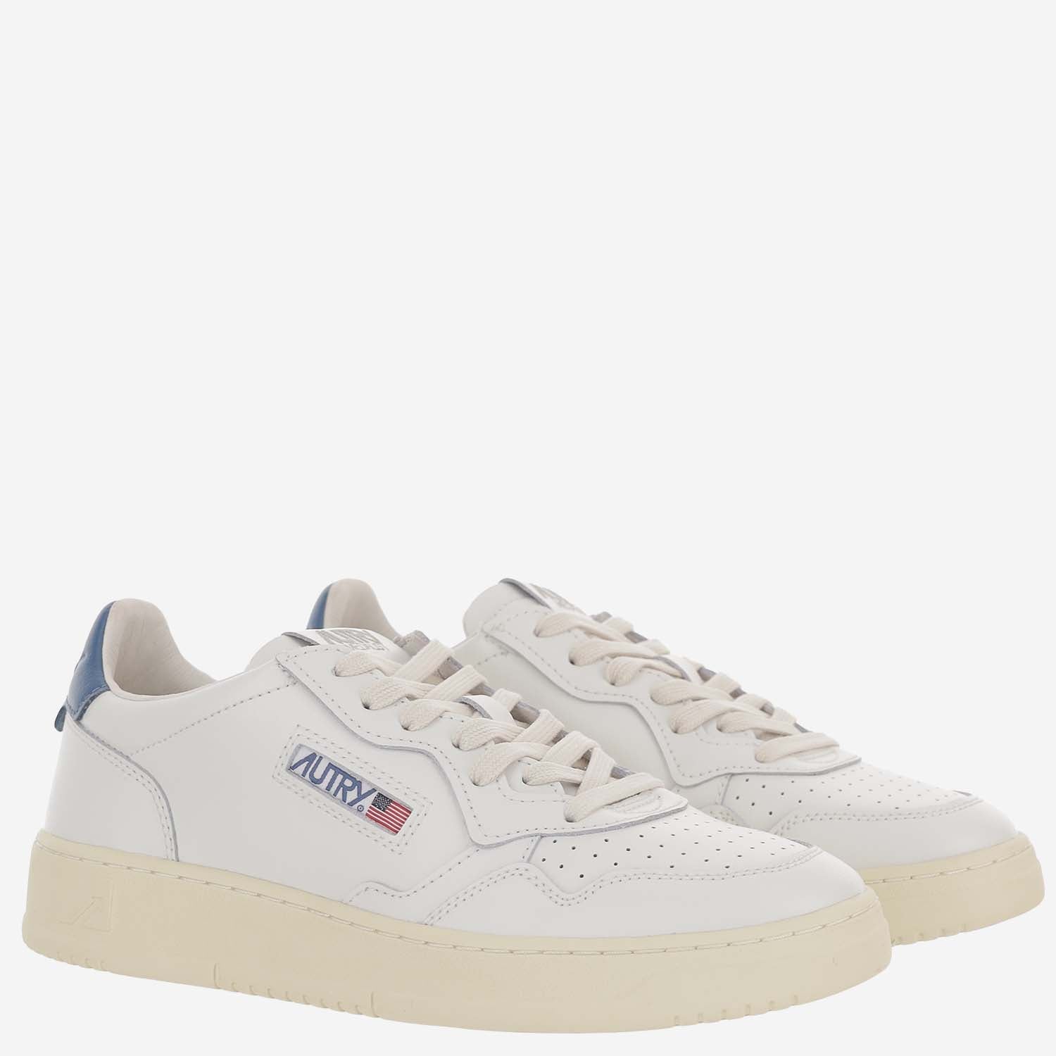 SNEAKERS MEDALIST LOW AULMLL29 LEATWHTMALBLUE AUTRY 
