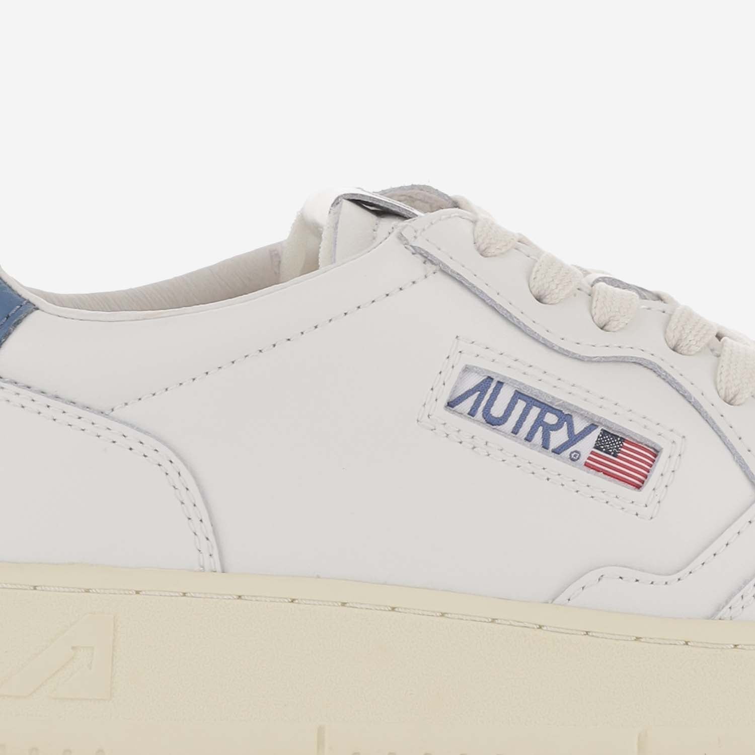 SNEAKERS MEDALIST LOW AULMLL29 LEATWHTMALBLUE AUTRY 
