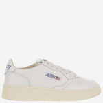 SNEAKERS MEDALIST LOW IN PELLE AULWBG01 LEALEALOGO WHTWHT AUTRY 