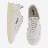SNEAKERS MEDALIST LOW IN PELLE AULWBG01 LEALEALOGO WHTWHT AUTRY 