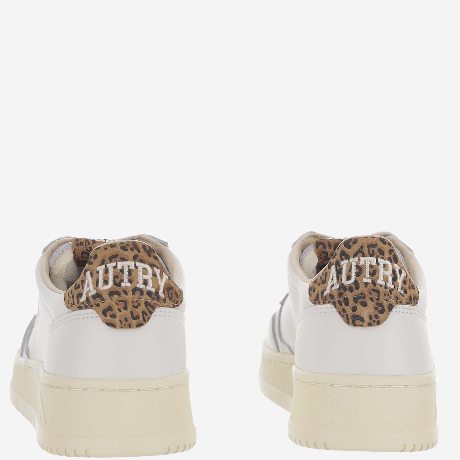 SNEAKERS MEDALIST LOW AULWHJ02 LEASUECOLLEGWHTLEOPRINT AUTRY 