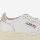 SNEAKERS MEDALIST LOW IN PELLE AULWLL27 LEATLEATWHTFEATHER AUTRY 