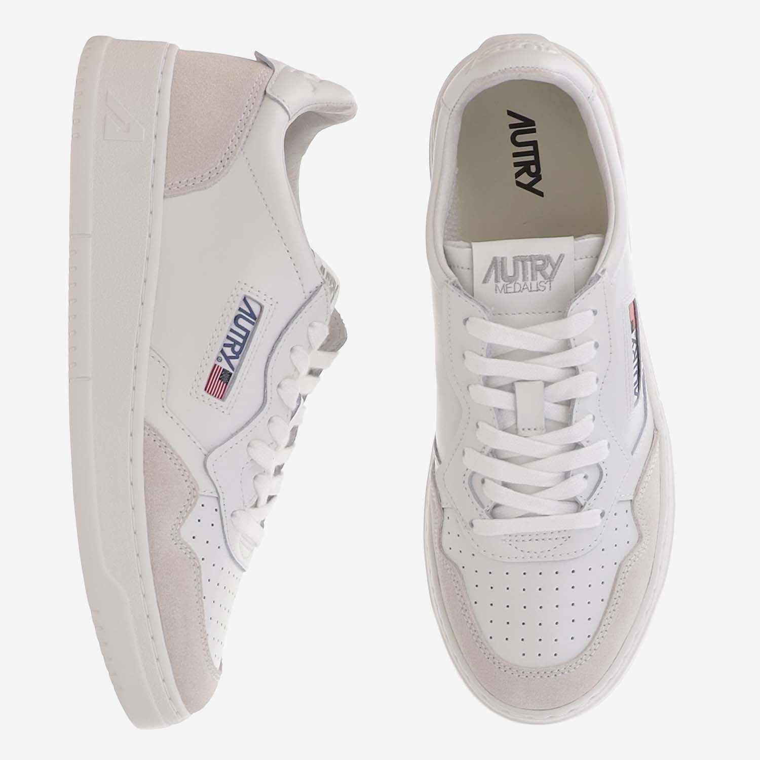SNEAKERS MEDALIST LOW AULWLS30 LEATSUEDE TOTALWHT AUTRY 
