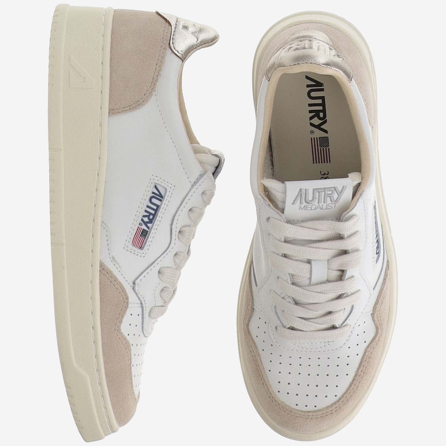 SNEAKERS MEDALIST LOW AULWLS75 LEATSUEDEWHTGOLD AUTRY 