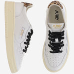 SNEAKERS MEDALIST LOW IN PELLE AULWOC02 LEAPOLACE WHITELEOPARD AUTRY 