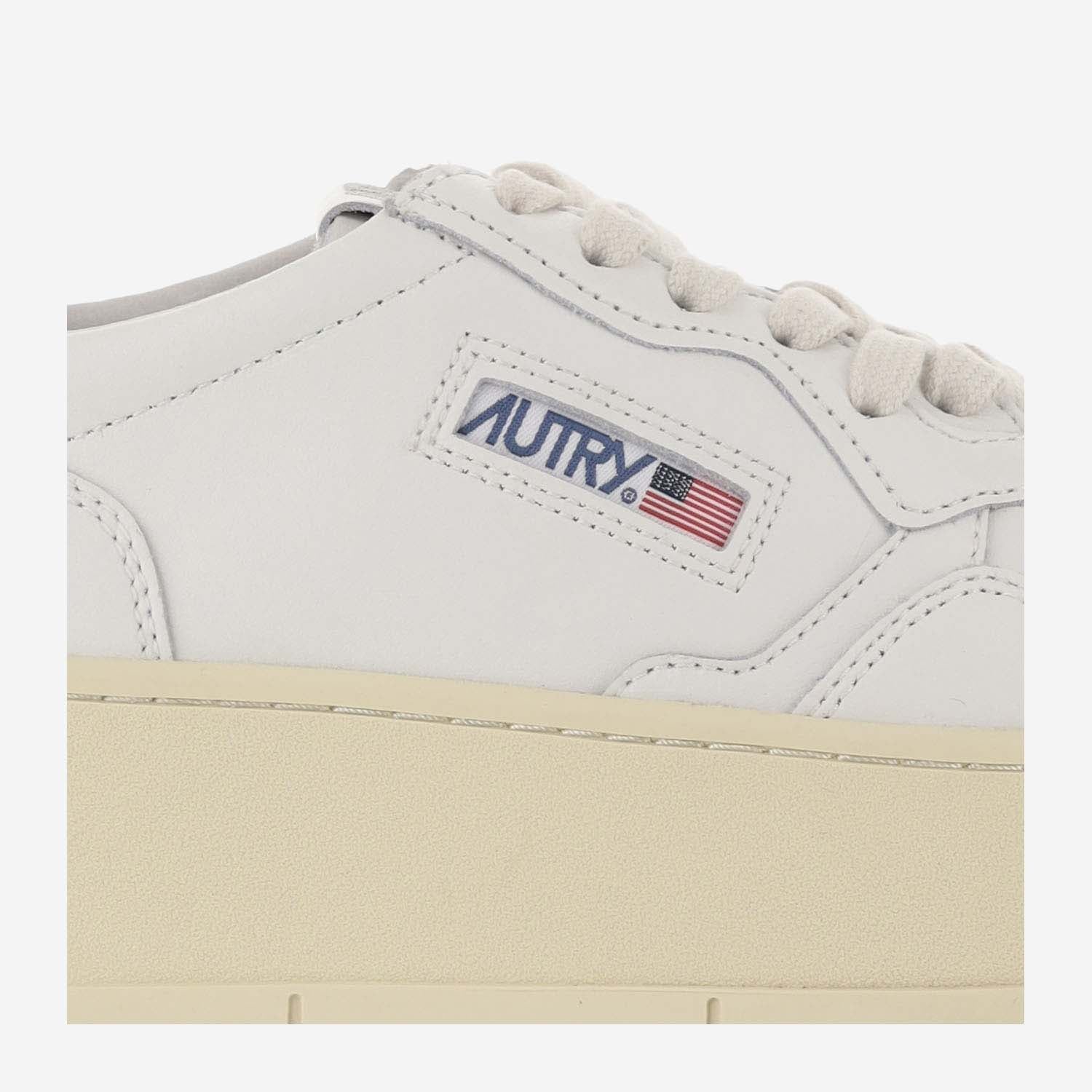 SNEAKERS MEDALIST PLATFORM LOW IN PELLE PTLWLL15 LEATWHT AUTRY 