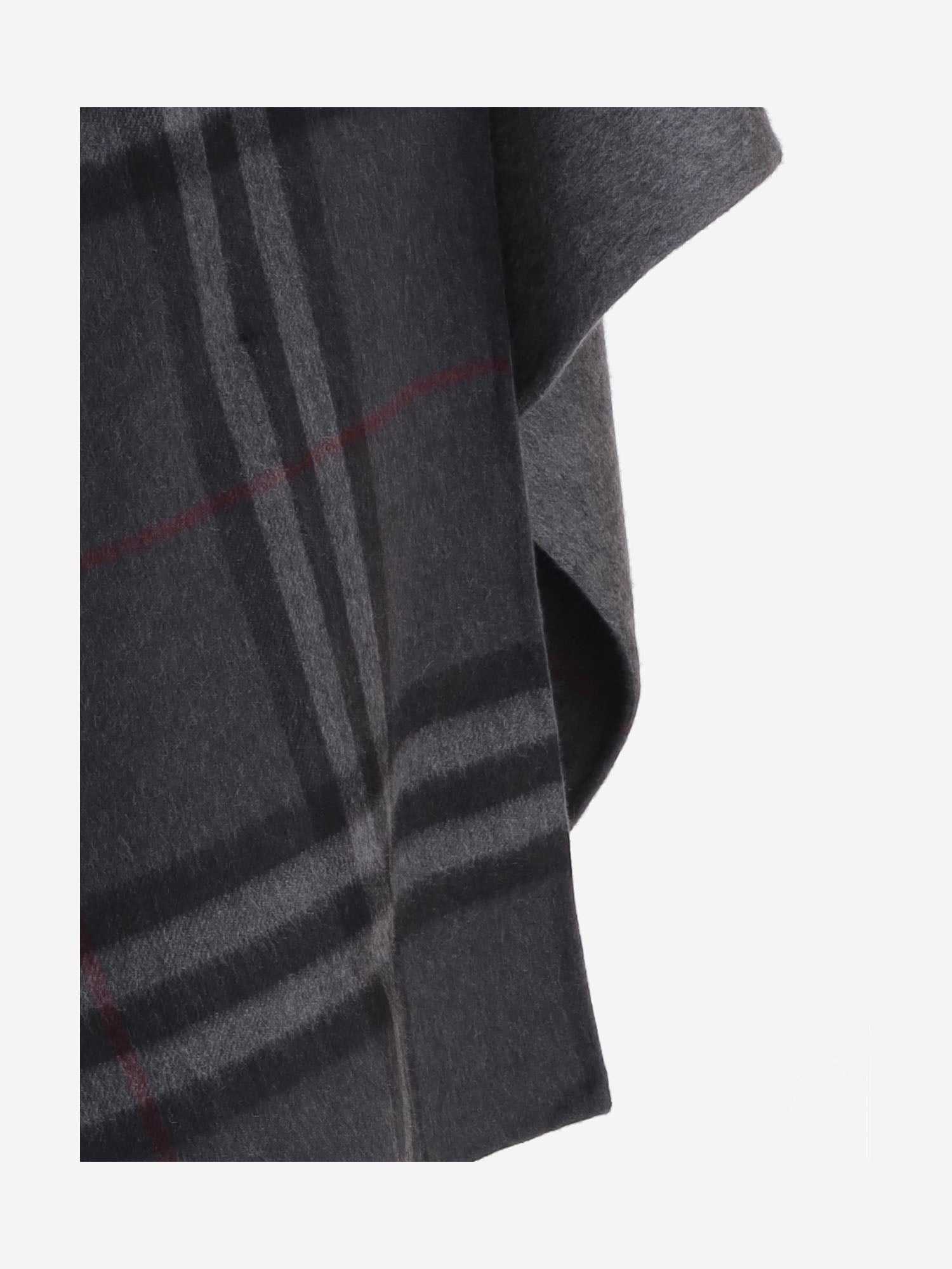CAPPA REVERSIBILE IN CASHMERE 8137228 MARLBOROUGHCHARCOAL BURBERRY 