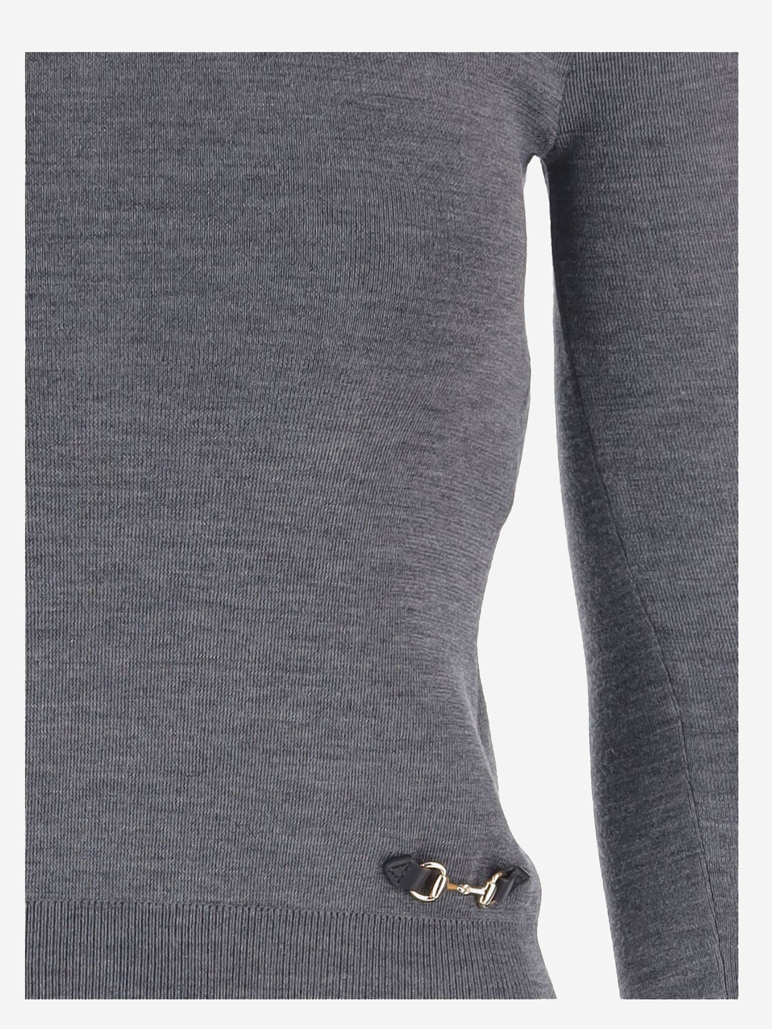 MAGLIA IN LANA CON DETTAGLIO MORSETTO A0064X XKFS21162 GUCCI 