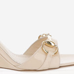 SANDALI CON ZEPPA IN PELLE VERNICIATA A006AH AAF8M9024 GUCCI 