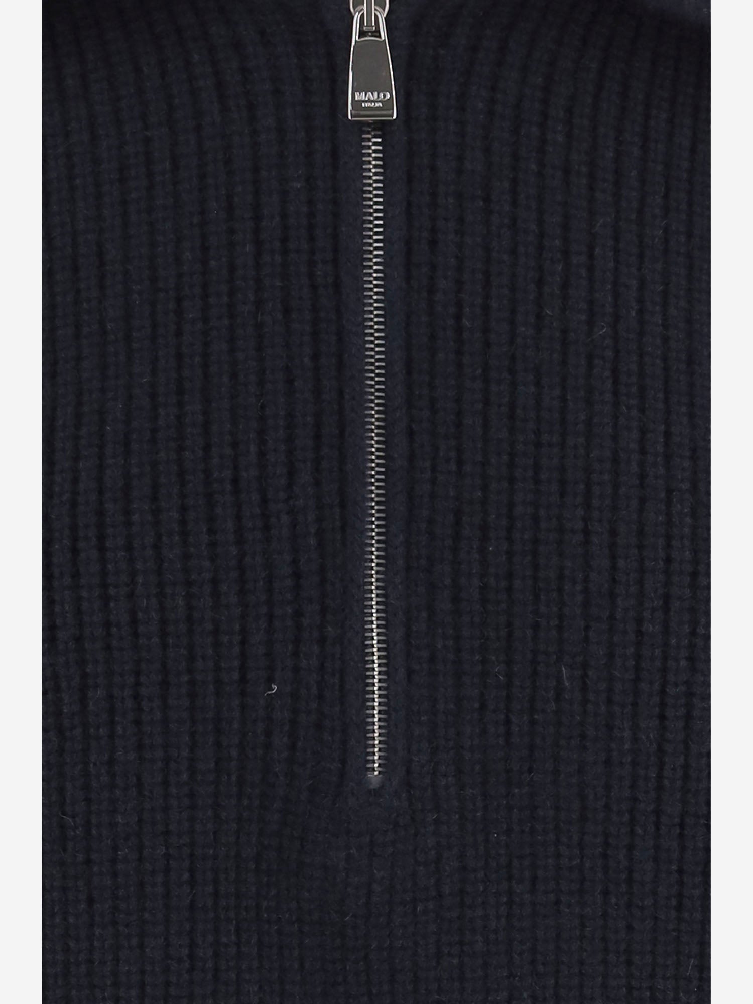 MAGLIA IN CASHMERE A COSTE CON MEZZA ZIP DXD057 F1A02E11C MALO 