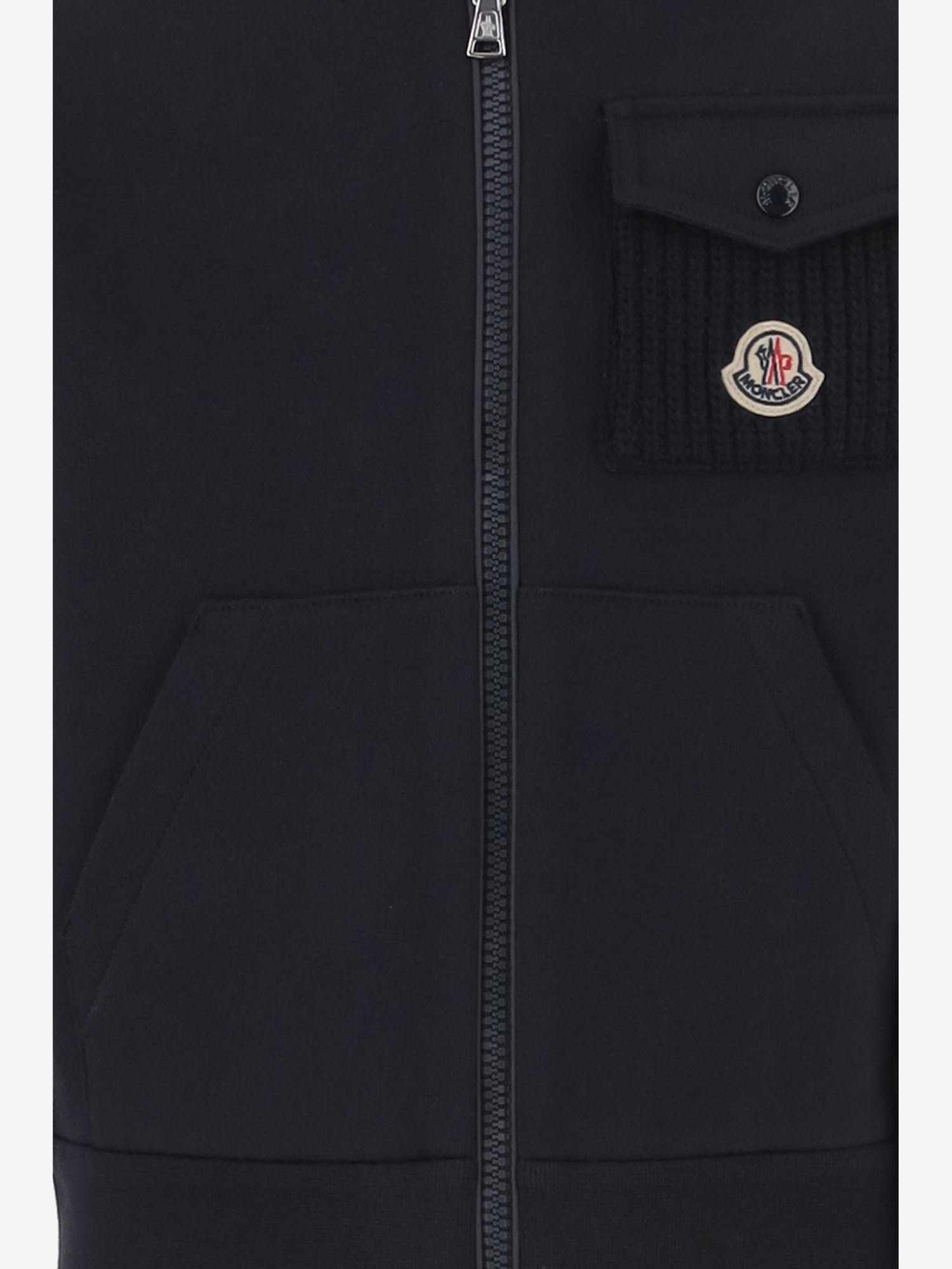 FELPA IN COTONE E LANA VERGINE CON CAPPUCCIO 8G00011899PS 778 MONCLER ENFANTS 