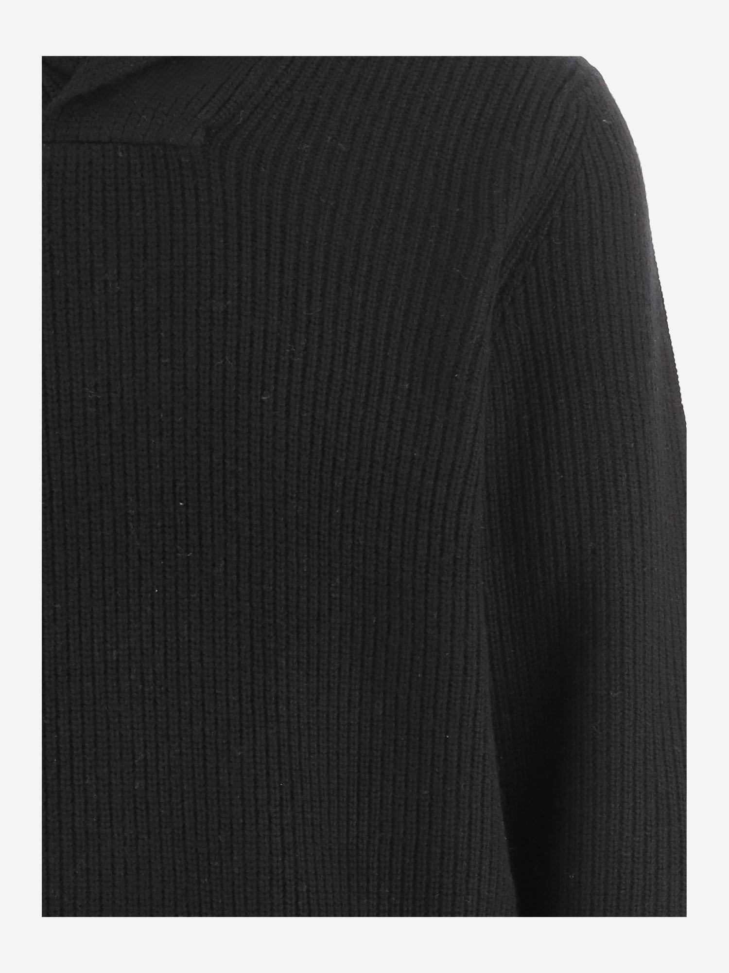 MAGLIONE IN LANA E CASHMERE CON COLLO SCIALLE M12156540A 001BLK VINCE 