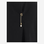 T-SHIRT IN COTONE CON SPILLA DECORATIVA 6261K21051 DeepBlack CARVEN 