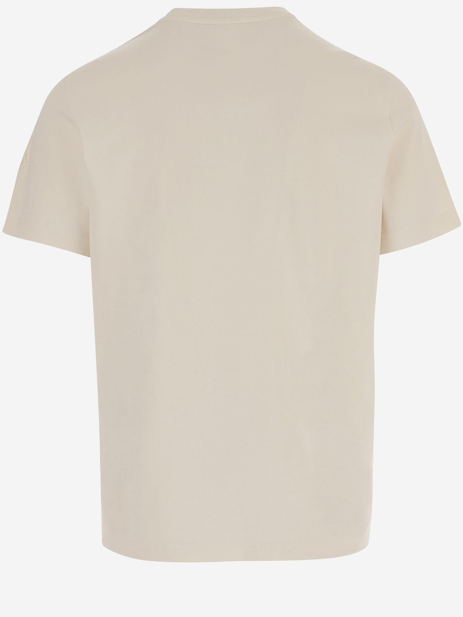 T-SHIRT IN COTONE CON STAMPA LOGO 8C00025 89AUG21L MONCLER 