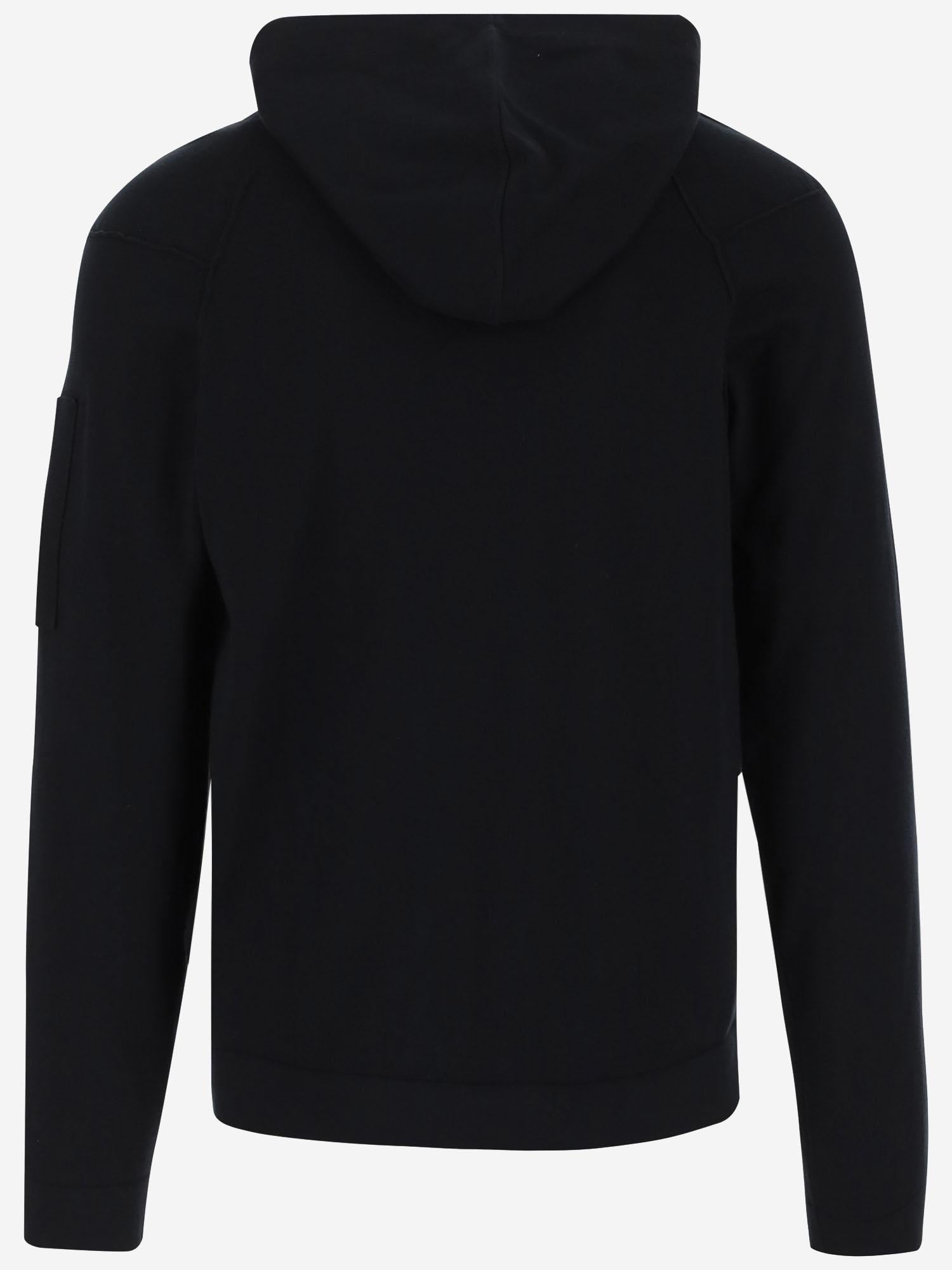 FELPA SEA ISLAND IN COTONE CON LOGO 18CMKN074A004037A 888 CP COMPANY 