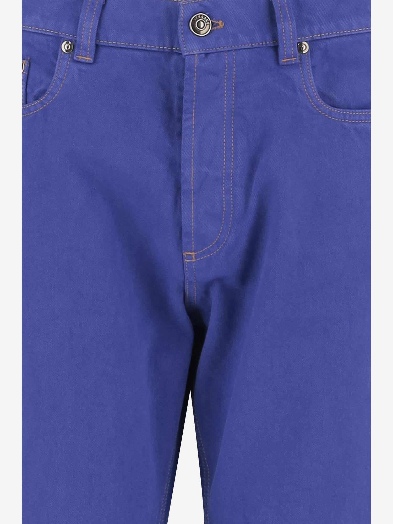 JEANS IN COTONE A GAMBA DRITTA 1024569 1A178711DB10 VERSACE 