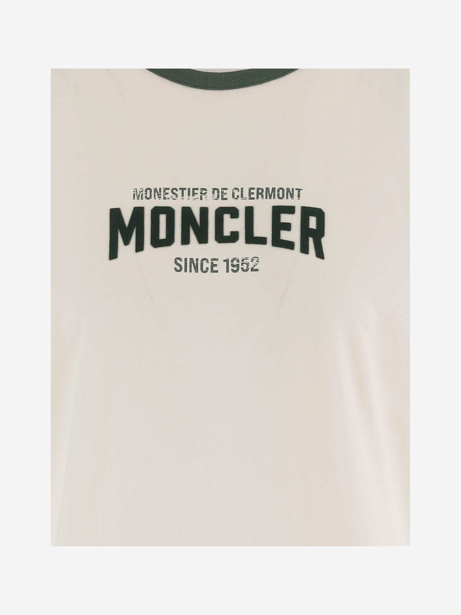 T-SHIRT IN COTONE CON LOGO 8C00031 89AUOP08 MONCLER 