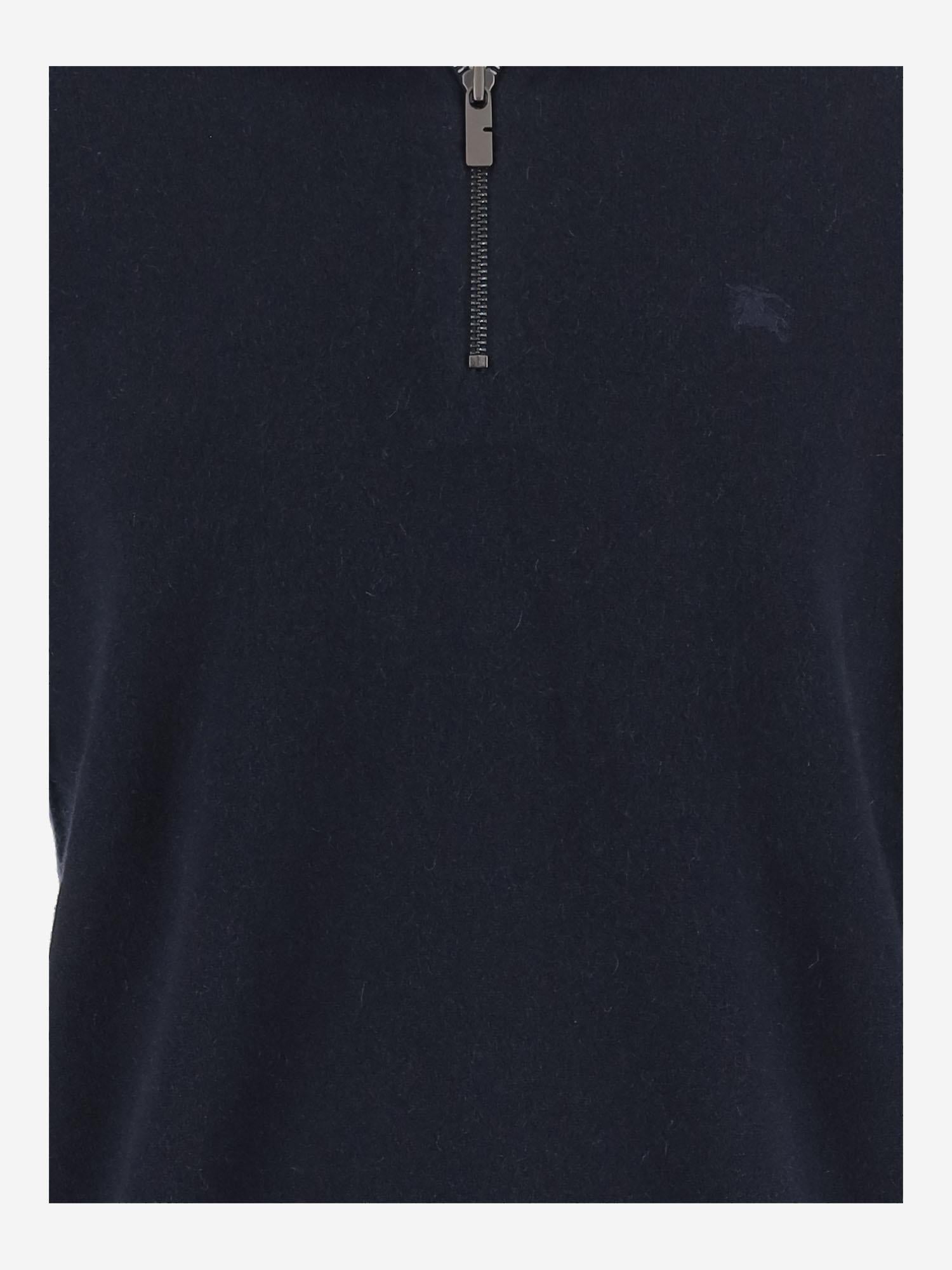MAGLIONE IN MISTO CASHMERE STRETCH 8112131 NAVY BURBERRY 