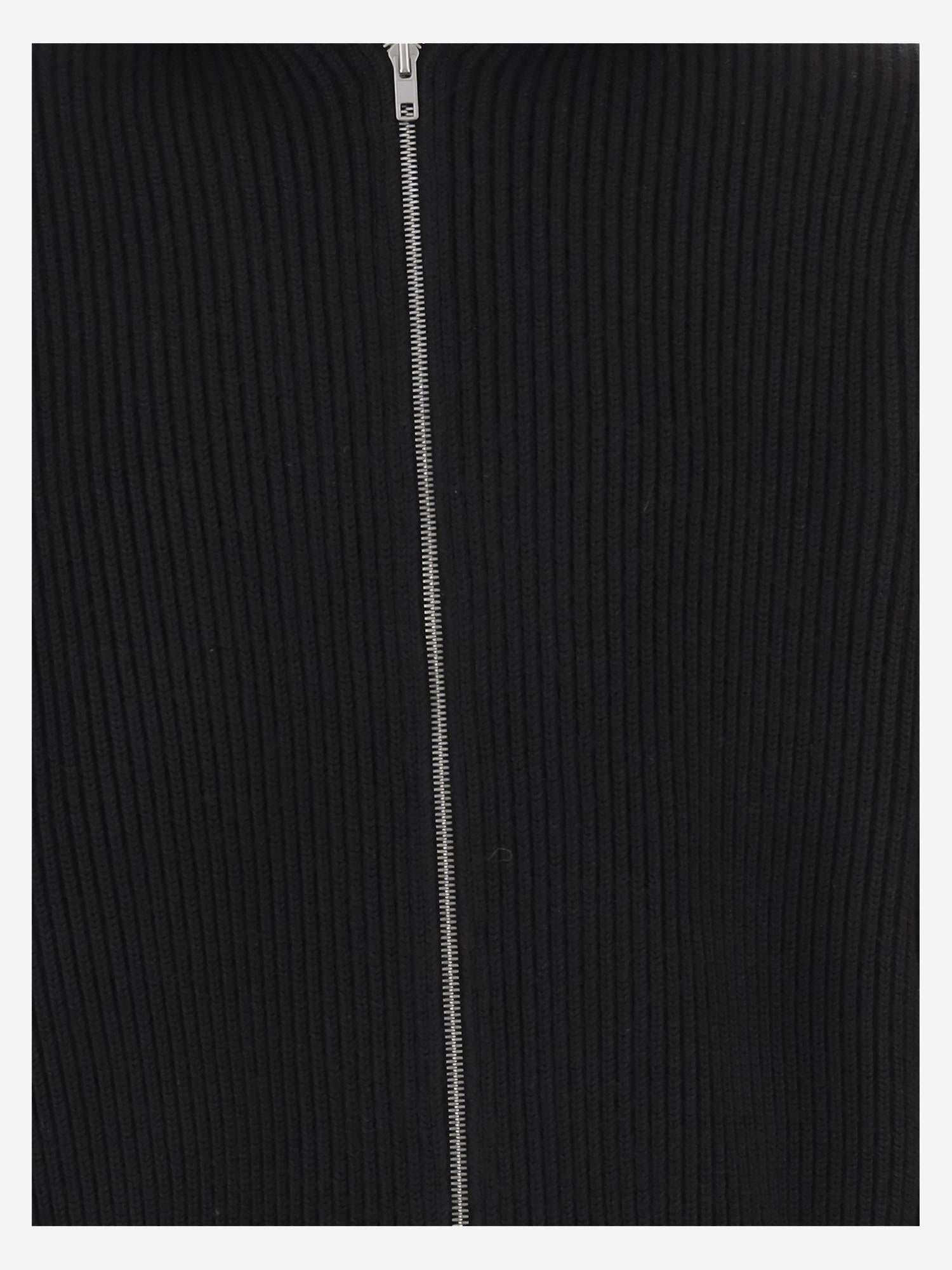 MAGLIONE A COSTE IN LANA VERGINE S67HP0032 M13181900 MAISON MARGIELA 