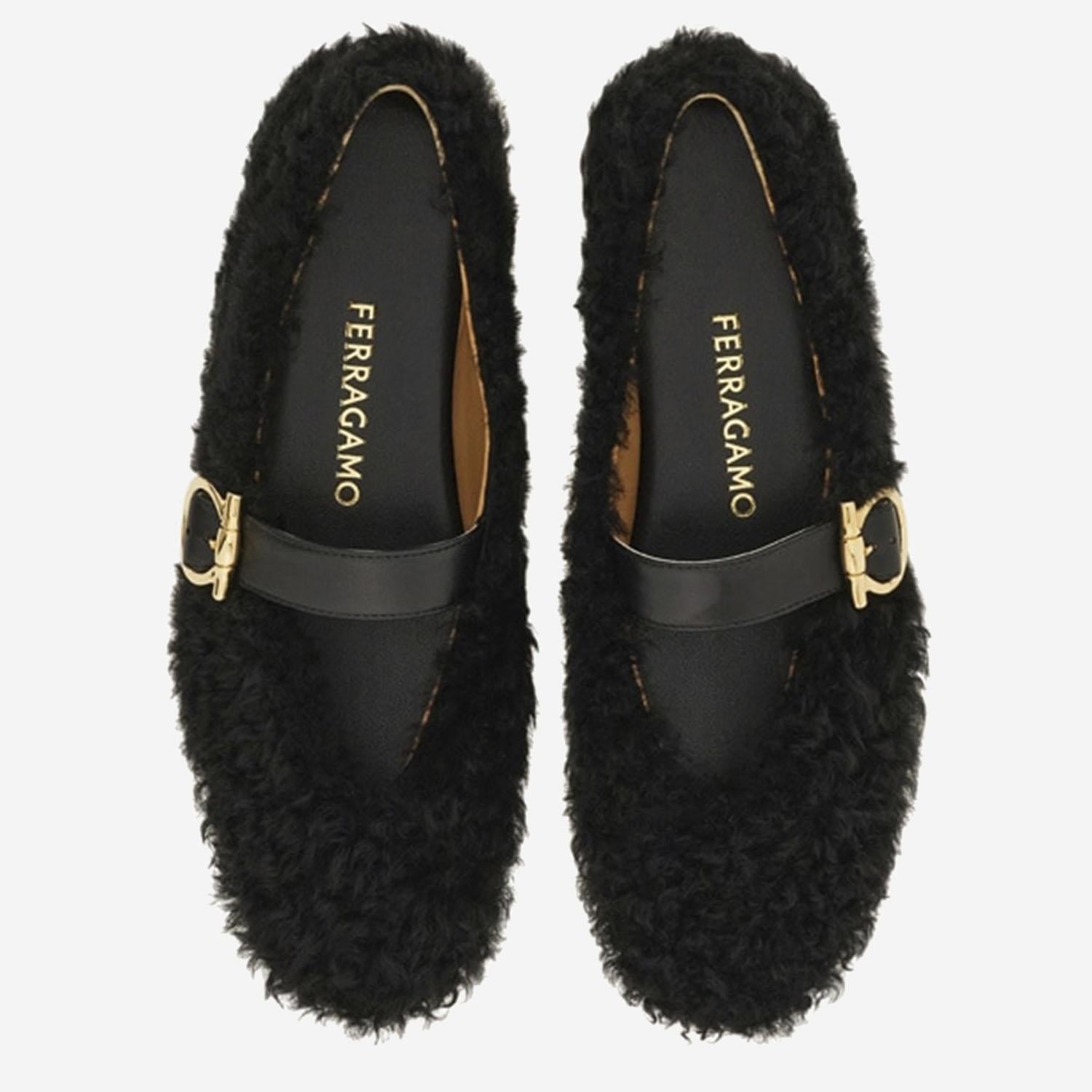 Ballerine ornamento Gancini in shearling 01K586 001NERONEROBISCOTTO SALVATORE FERRAGAMO 
