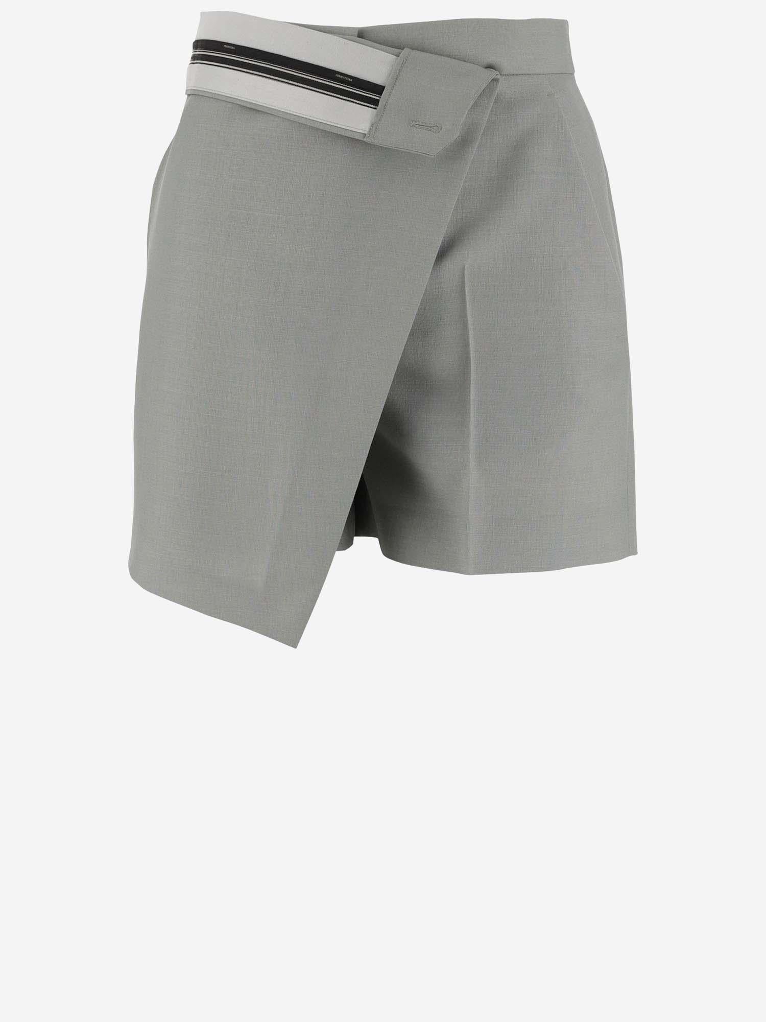 PANTALONI CORTI ASIMMETRICI FR6543 S9AF0BN8 FENDI 