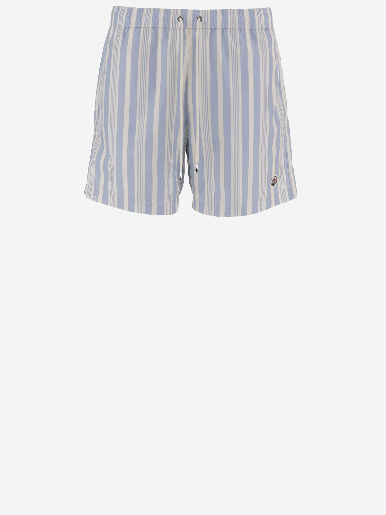 SHORTS DA BAGNO CON MOTIVO A RIGHE 2C00010 M9788S70 MONCLER 