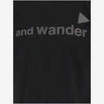 T-shirt in cotone con logo lettering 5746184074 010 AND WANDER 