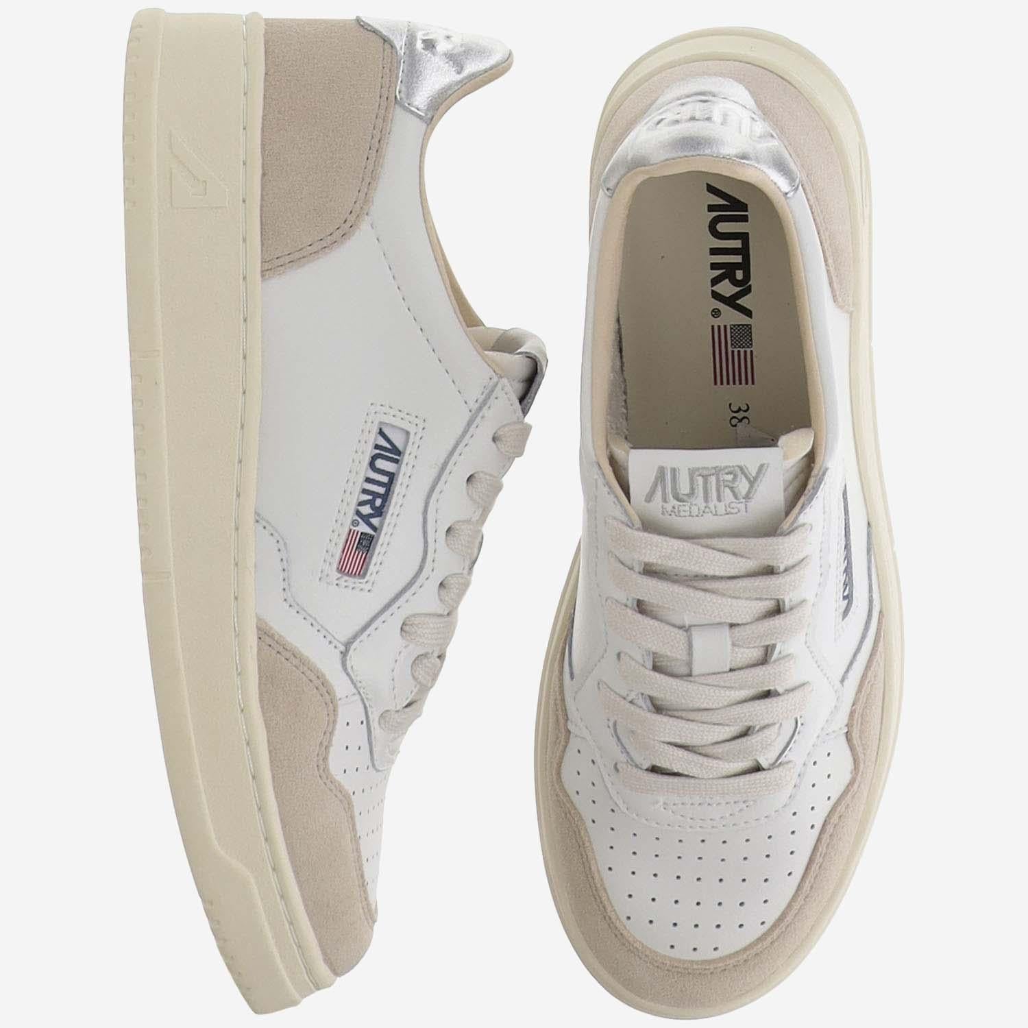 SNEAKERS MEDALIST LOW IN PELLE AULWLS74 WHTSILVER AUTRY 