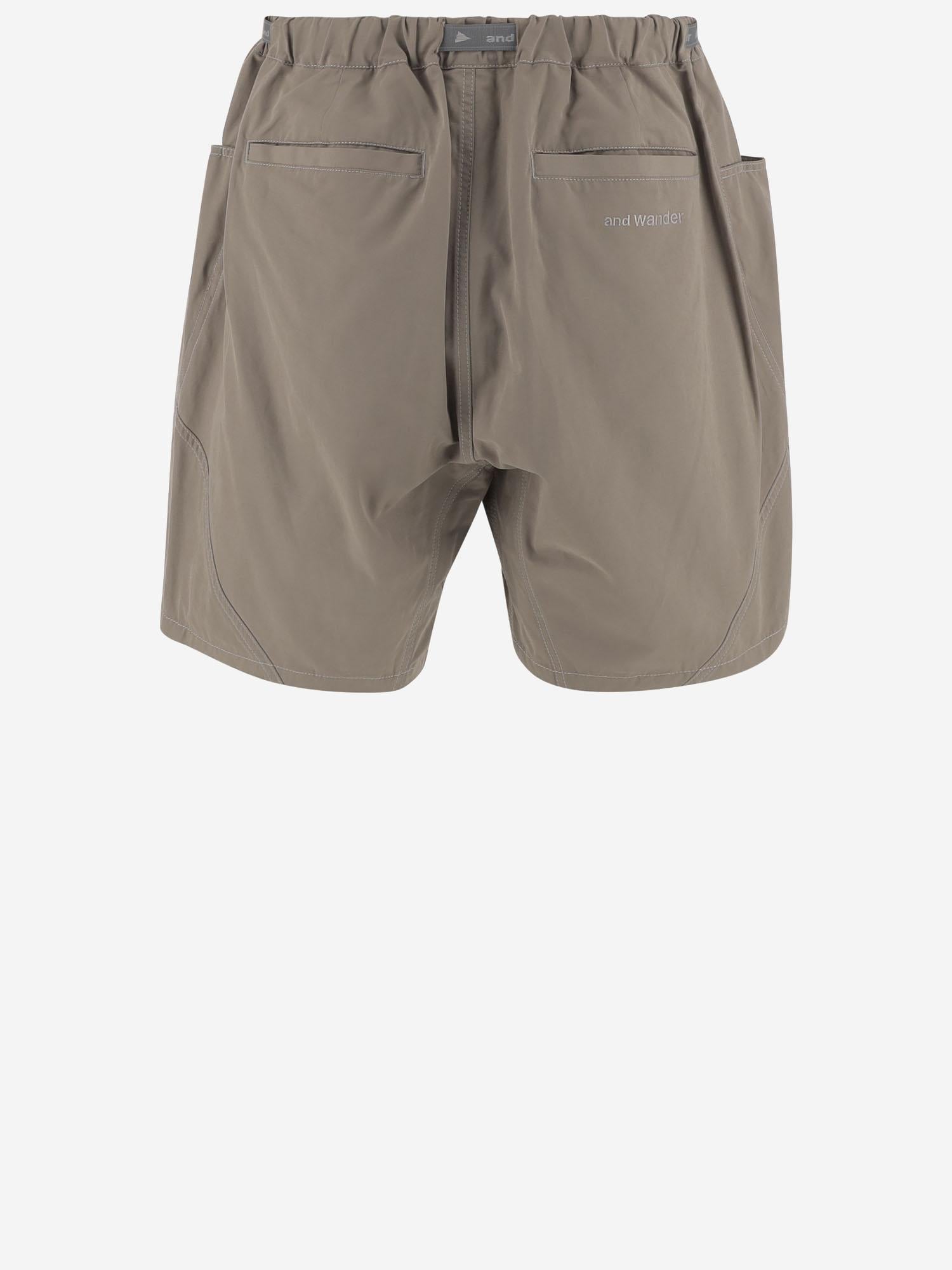 PANTALONI CORTI CON CINTURA 5745182105 045 AND WANDER 