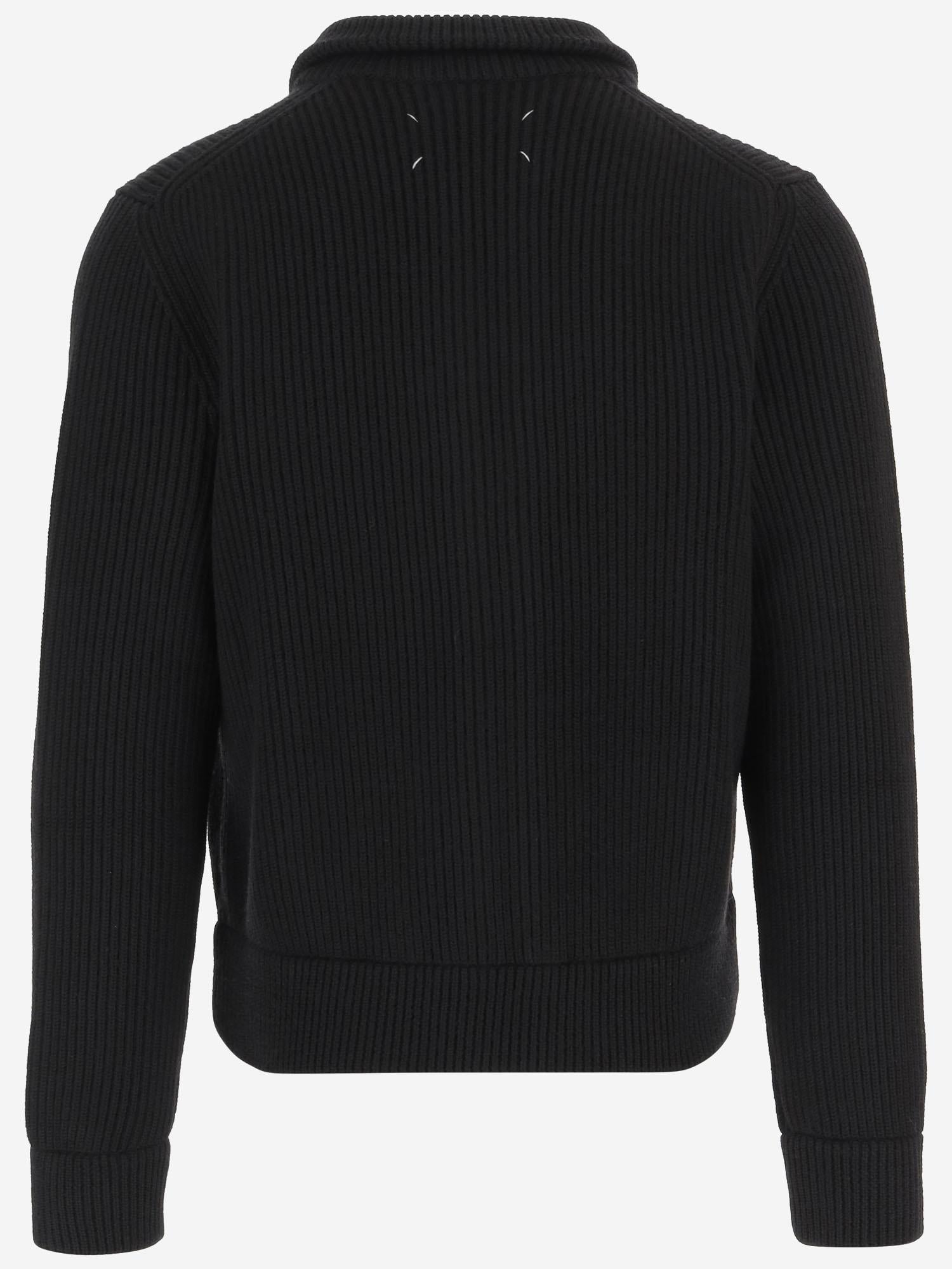MAGLIONE A COSTE IN LANA VERGINE S67HP0032 M13181900 MAISON MARGIELA 