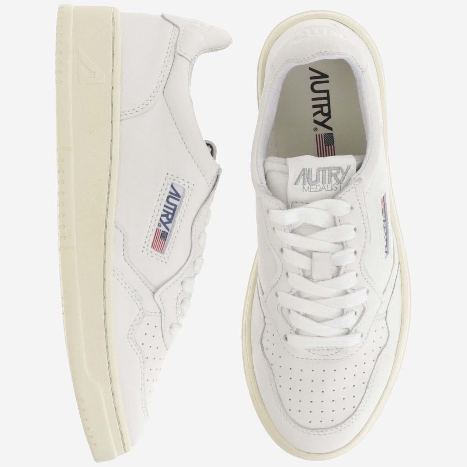 SNEAKERS MEDALIST LOW AULWGG04 GOATGOATWHITE AUTRY 