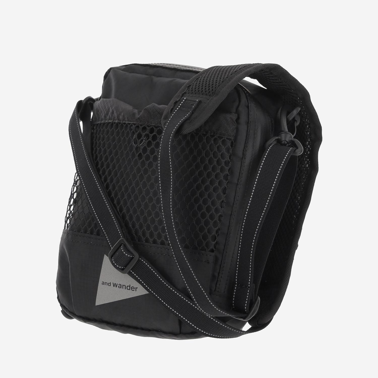 Borsa cross body in nylon con logo 5745975207 010 AND WANDER 