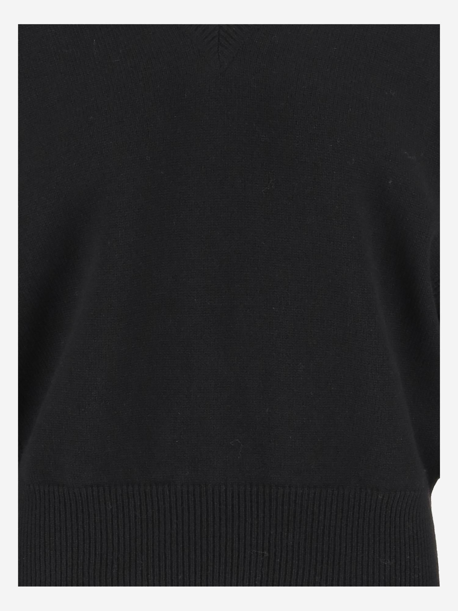 Maglia LAVINIA in cashmere W25655 0900 SASUPHI 
