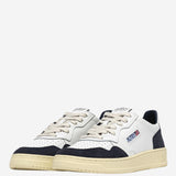 SNEAKERS MEDALIST LOW IN PELLE AULMFT07 SOFLEASUEWHTOCEAN AUTRY 