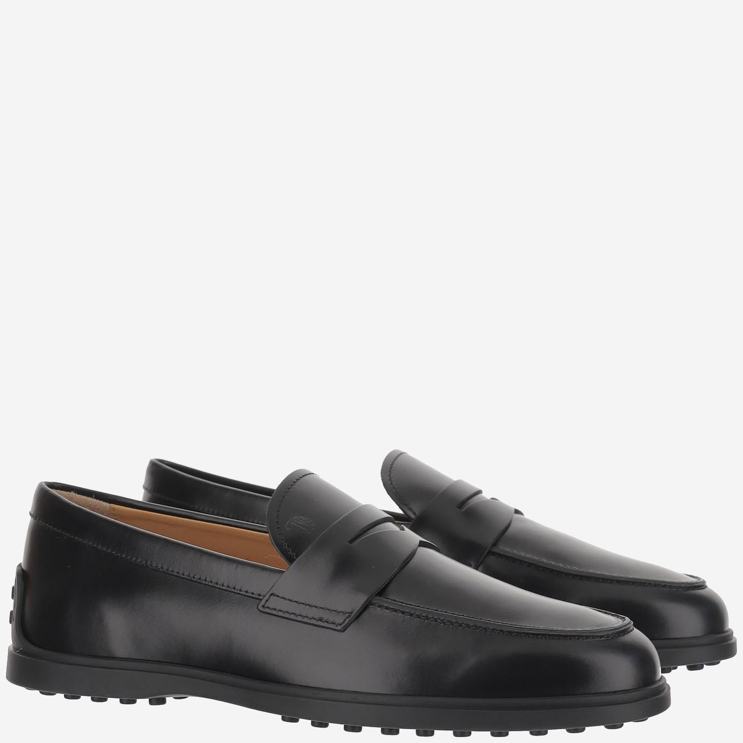 MOCASSINI IN PELLE LISCIA XXM78L0JM60MG2 B999 TODS 