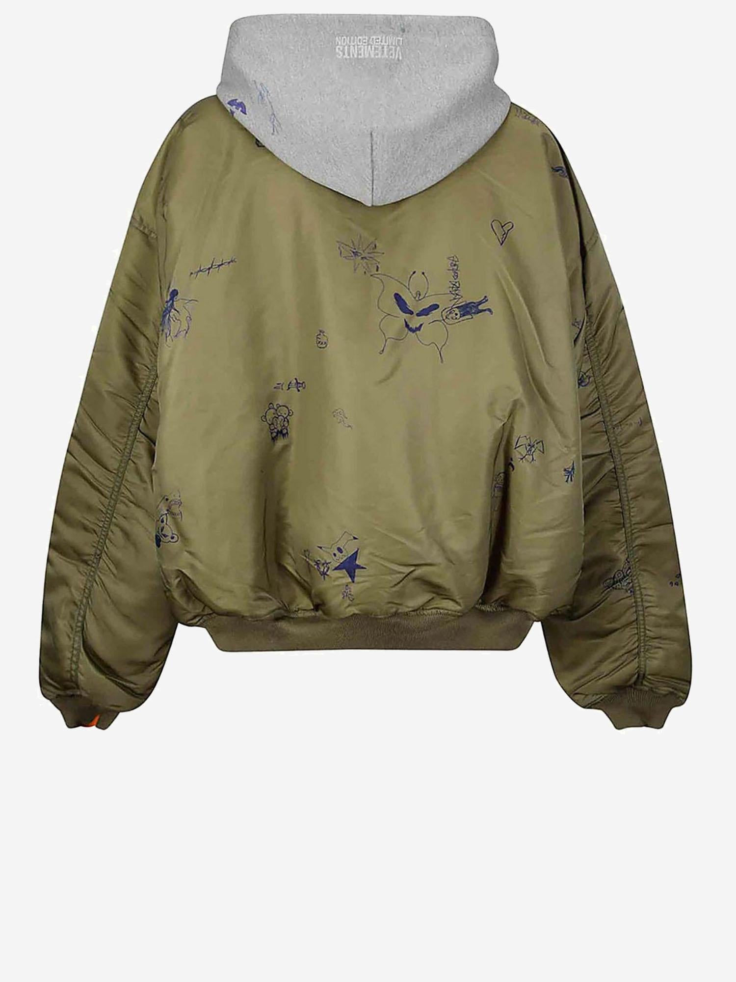 GIACCA BOMBER CON STAMPE GRAFICHE UE54JA240Z GREEN VETEMENTS 