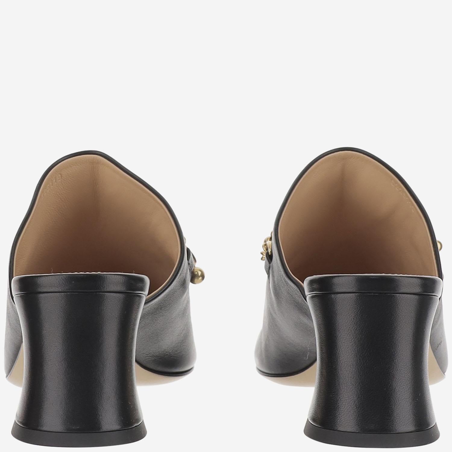 MULES IN PELLE CON CHARMS CHC25A11ERI 001 CHLOE 