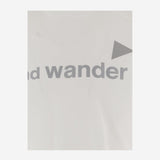 T-shirt in cotone con logo lettering 5746184074 030 AND WANDER 