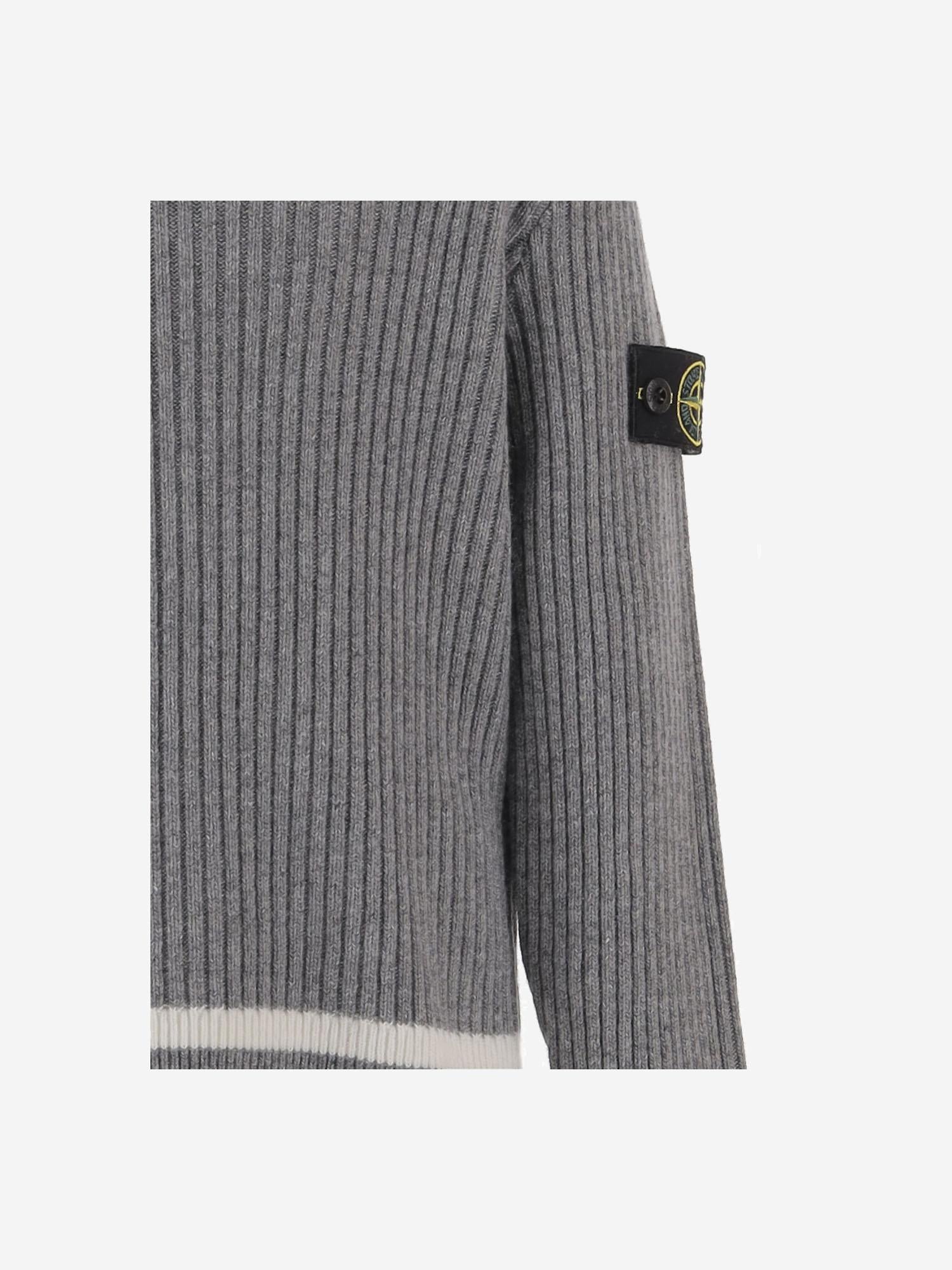 MAGLIONE A COSTE IN MISTO LANA CON PATCH LOGO 5100005 S00M4V0M67 STONE ISLAND KIDS 