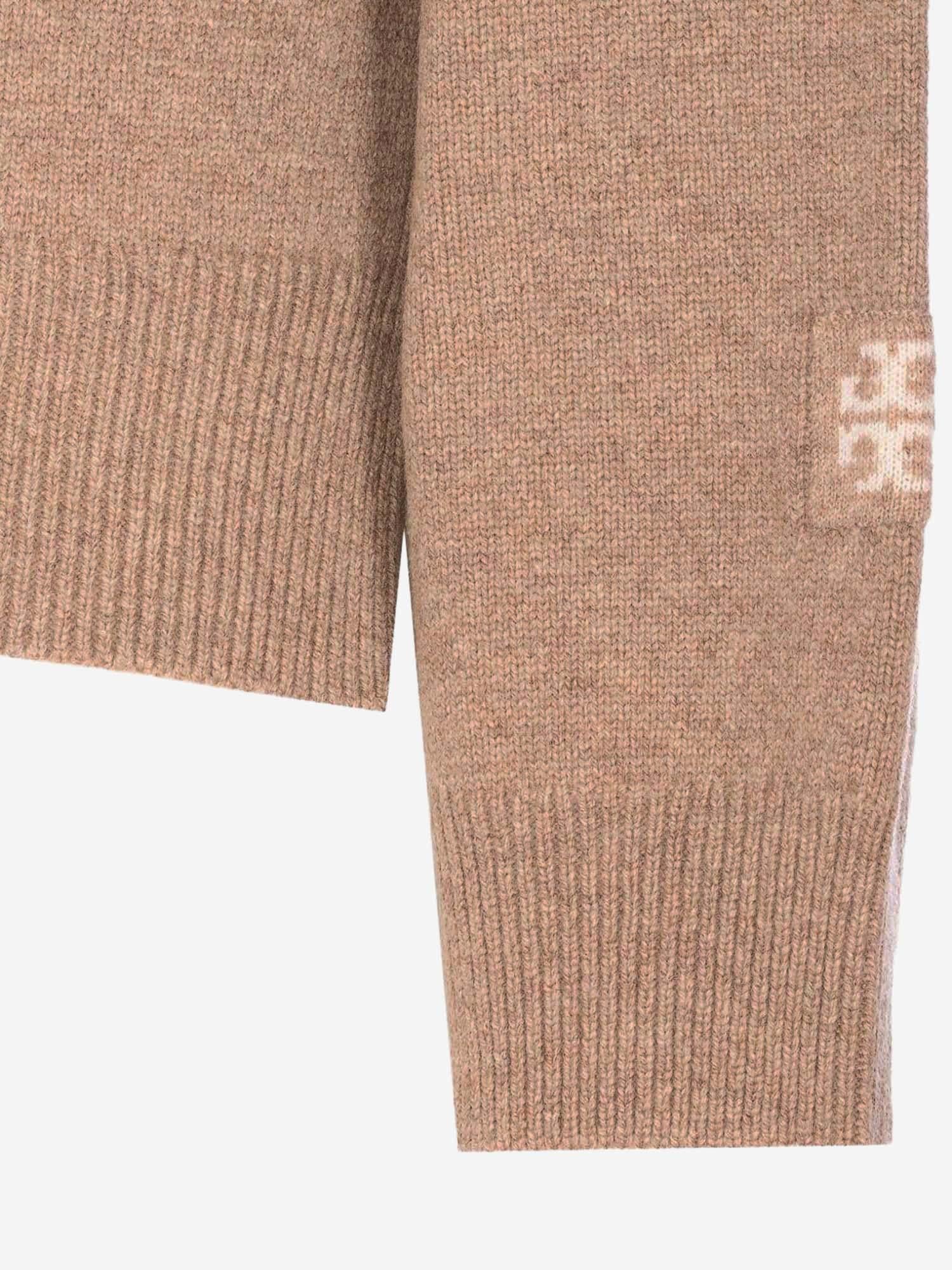 MAGLIONE IN LANA CON DETTAGLIO LOGO 171875 296 TORY BURCH 