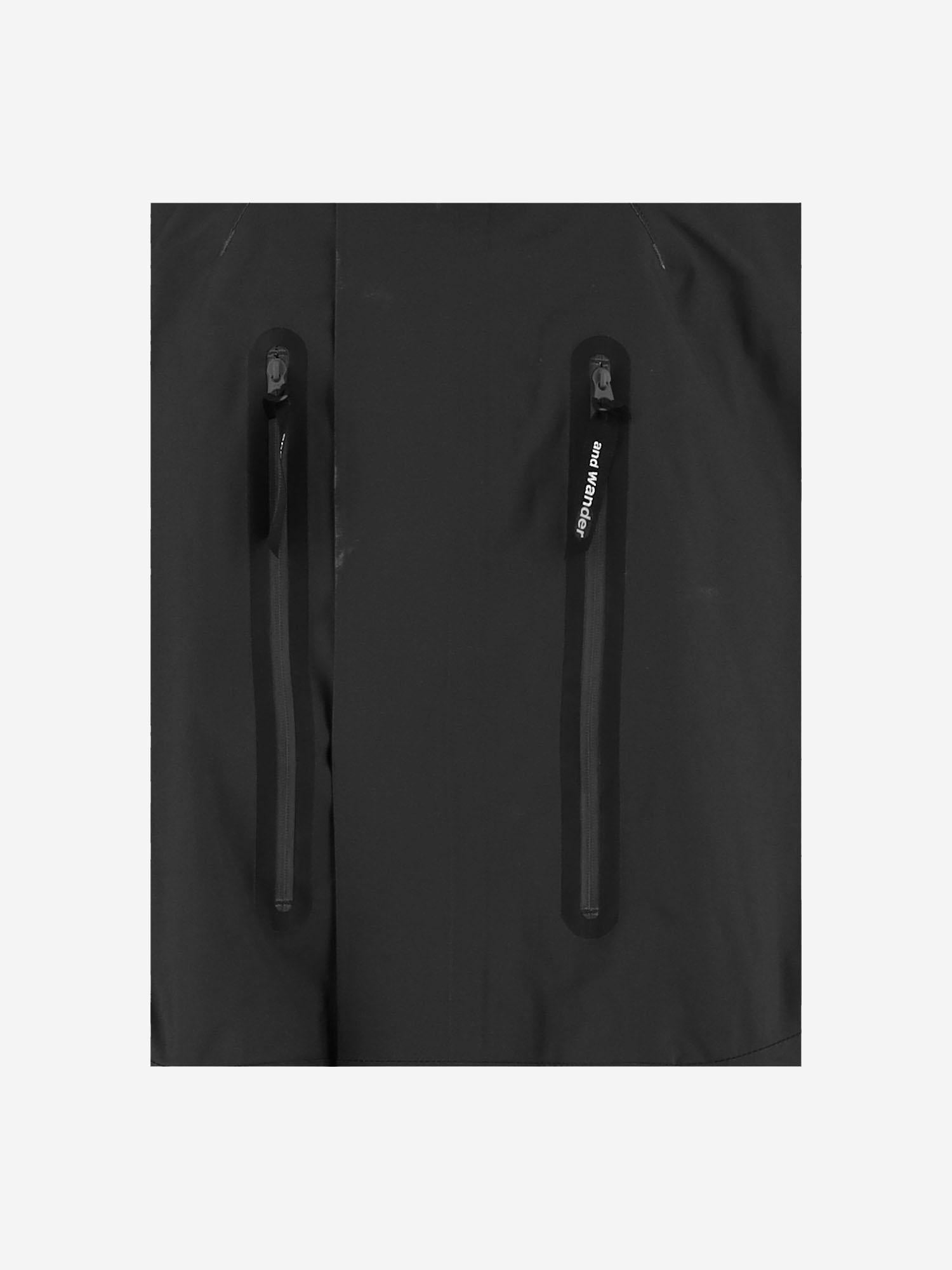 GIUBBOTTO TECNICO CON CAPPUCCIO E TASCHE MULTIPLE 5745211004 010 AND WANDER 