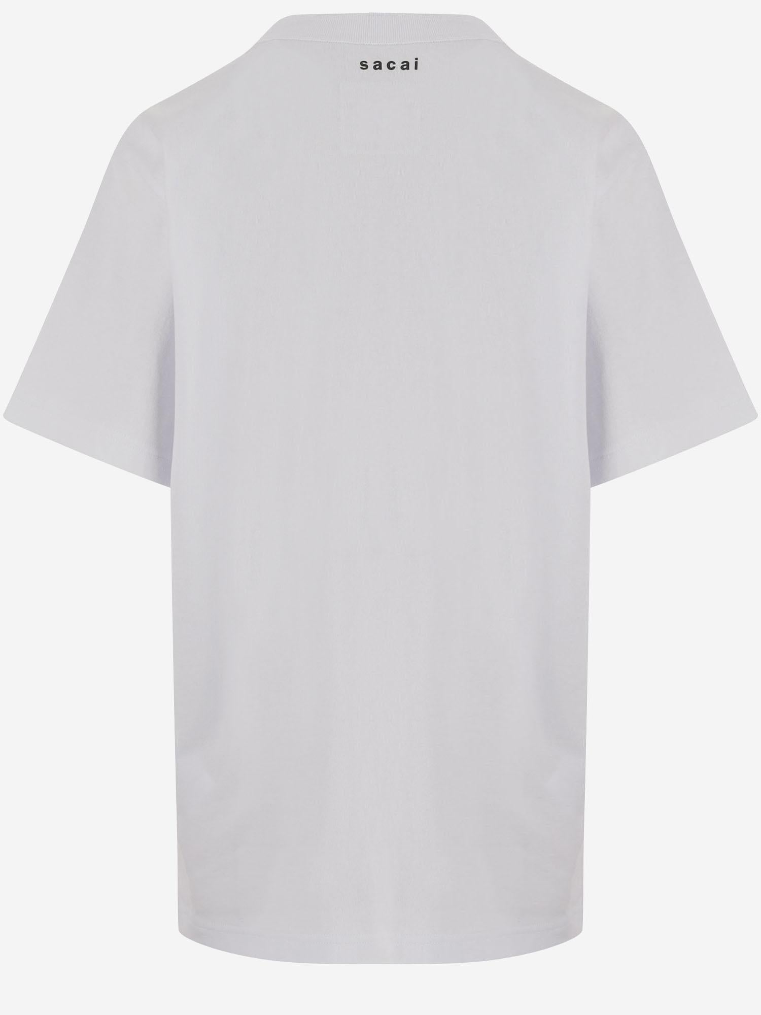 T-SHIRT IN COTONE CON STAMPA 2601147S 101 SACAI 