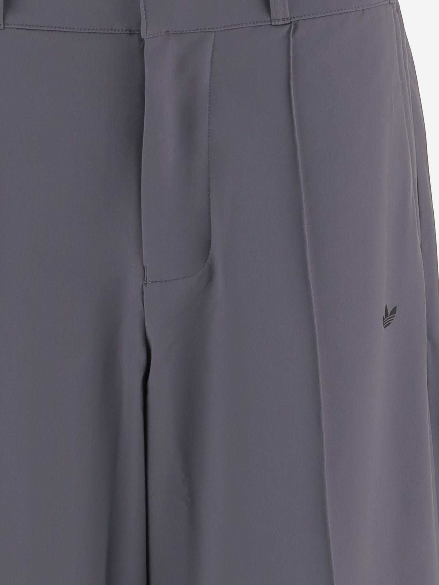 PANTALONI IN NYLON STRETCH CON LOGO KS1345 GREYFIVE ADIDAS X SONG FOR THE MUTE 