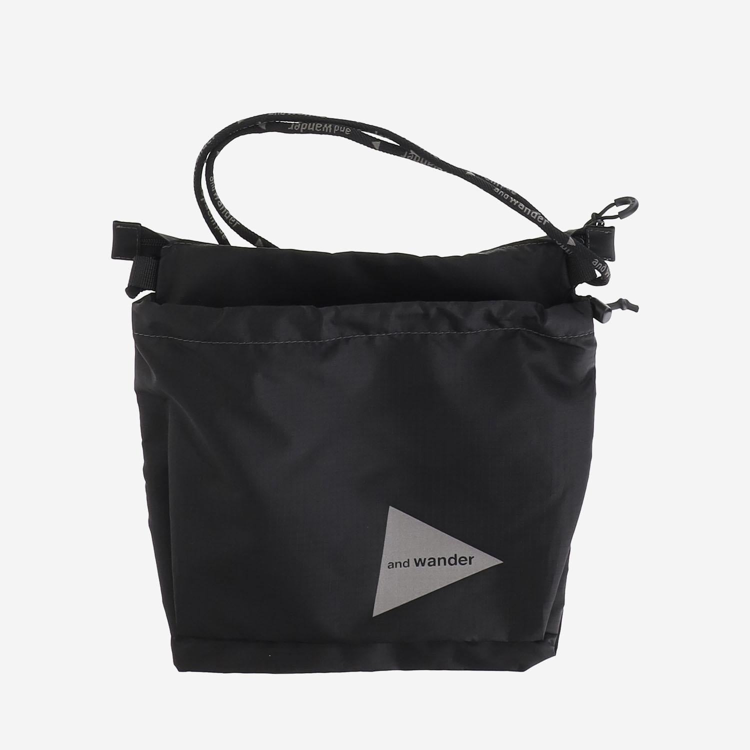 BORSA A TRACOLLA IN NYLON CON LOGO 5746985151 010 AND WANDER 